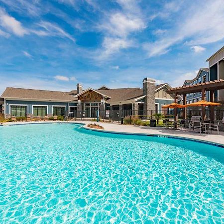 Spacious Furnished Resort Style Apartments Tomball Exterior photo