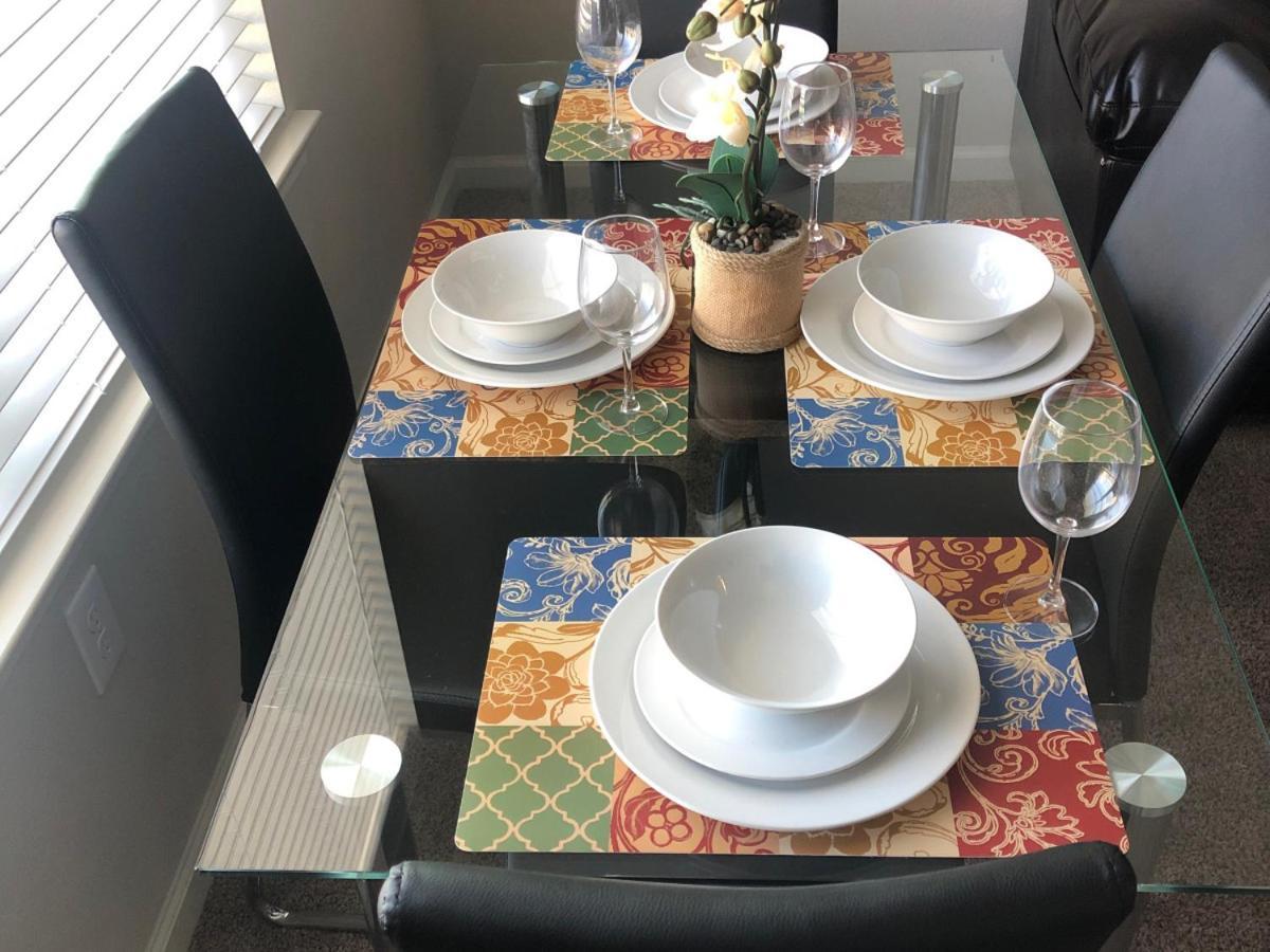 Spacious Furnished Resort Style Apartments Tomball Room photo