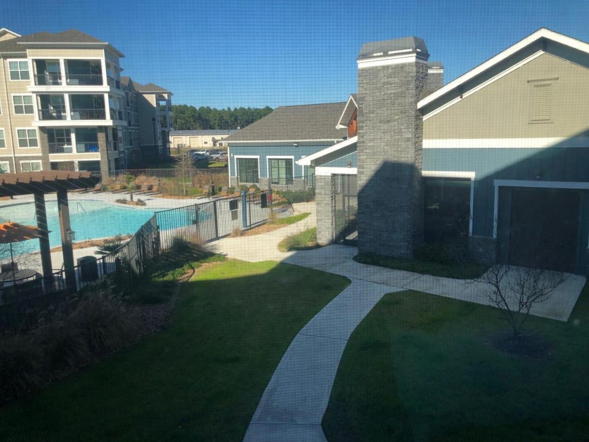 Spacious Furnished Resort Style Apartments Tomball Room photo