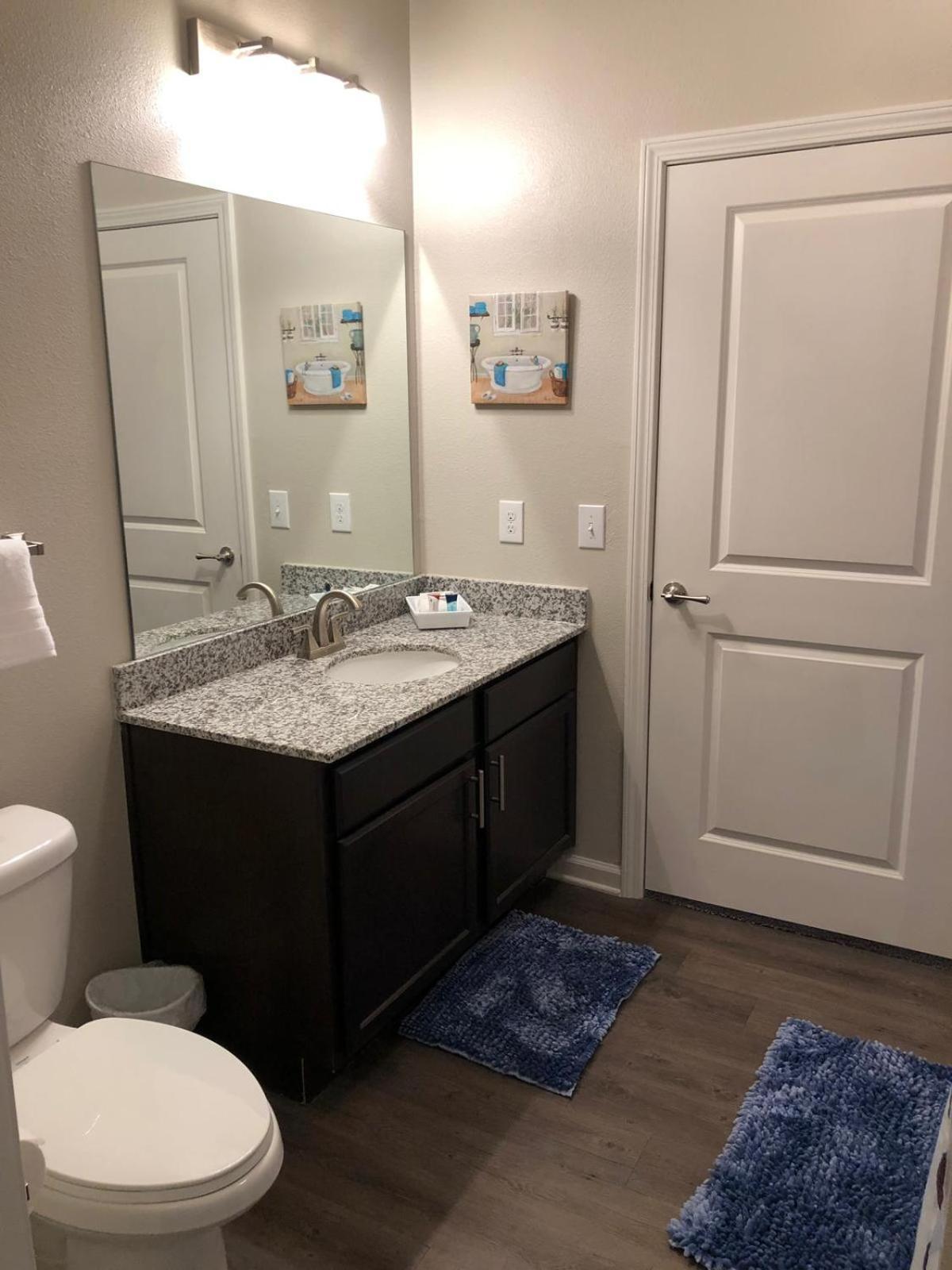 Spacious Furnished Resort Style Apartments Tomball Room photo