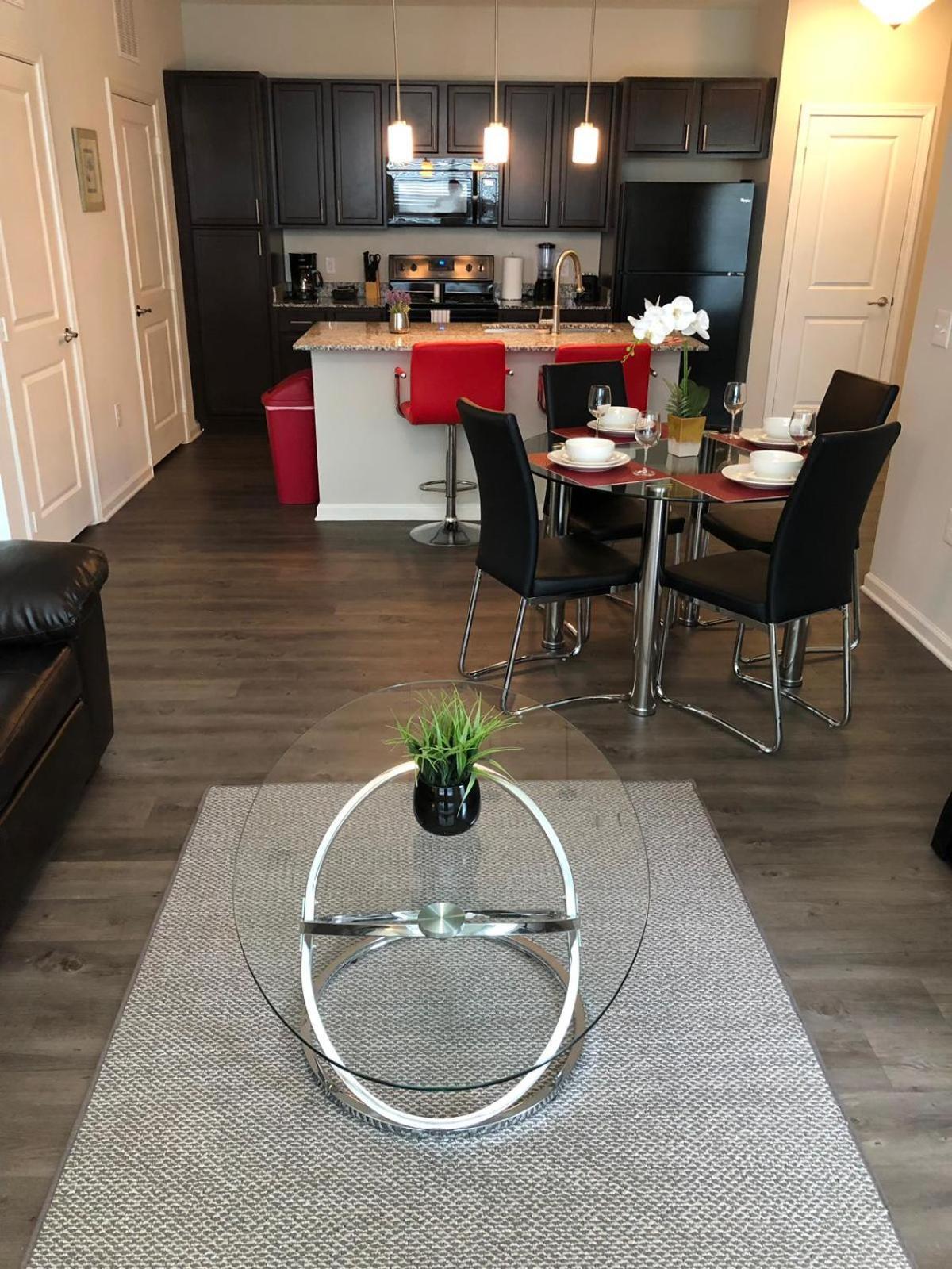Spacious Furnished Resort Style Apartments Tomball Room photo